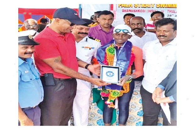 Theni-boy-swims-from-Dhanushkodi-to-Talaimannar-and-back_2022